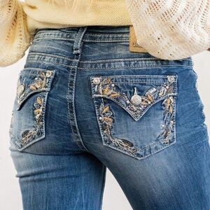 Miss Me Pearl & Feather Border Mid Rise Capri Jeans Cropped Straight Leg Size 27